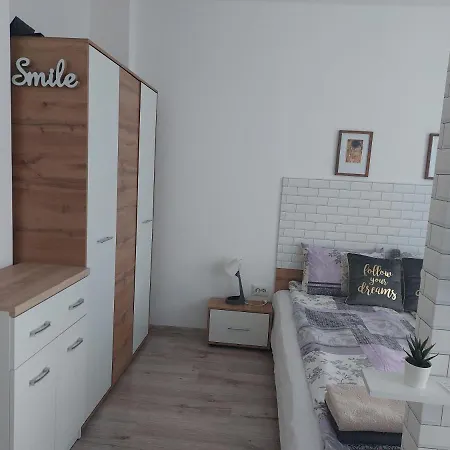 Breezy 5 * וארנה